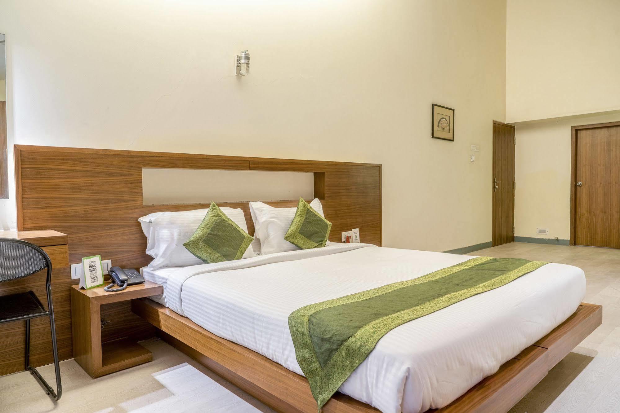 Mint Koregaon Park Next To Osho Ashram Pune Eksteriør bilde